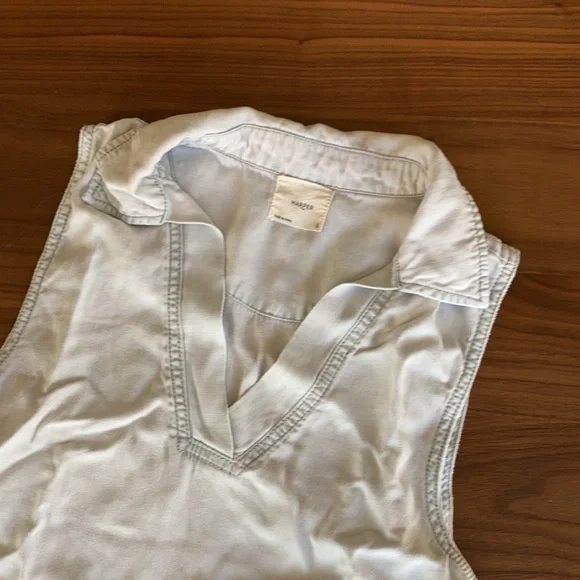 Collared Ruffle Tank - Picture 2 of 2